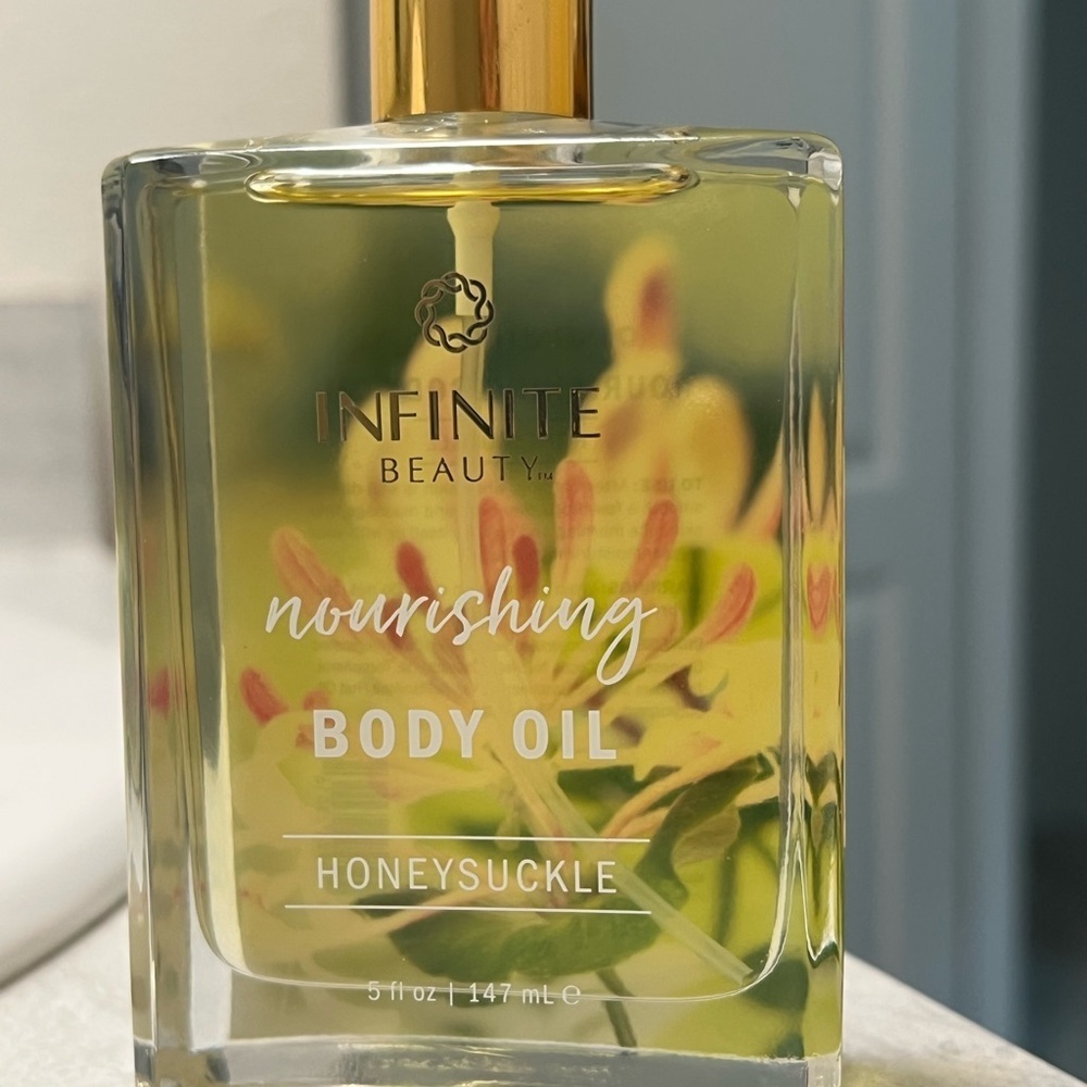 NEW Nourishing Body Oil - Honeysuckle SEXY